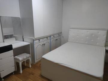 Cottage pour 2 personnes, avec jardin à Bobigny