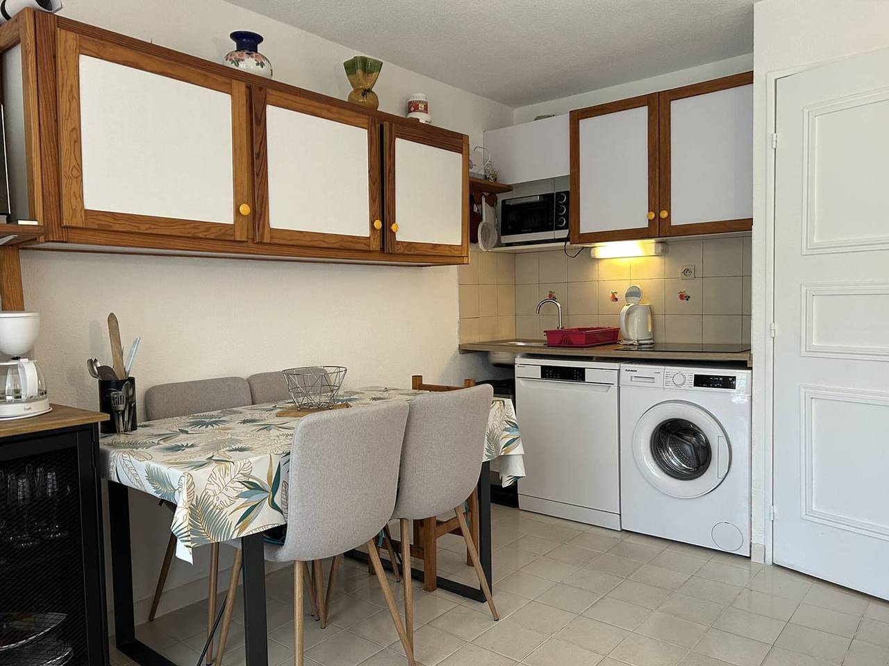 Appartement entier, Studio cosy avec terrasse à 100m de la plage - 4 couchages, parking, animaux acceptés in Cavalière, Le Lavandou