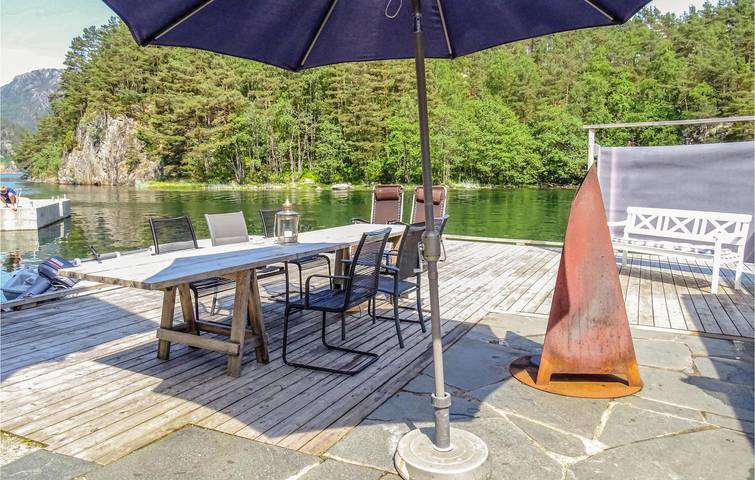 Ferienhaus für 7 Personen mit Terrasse in Suldal