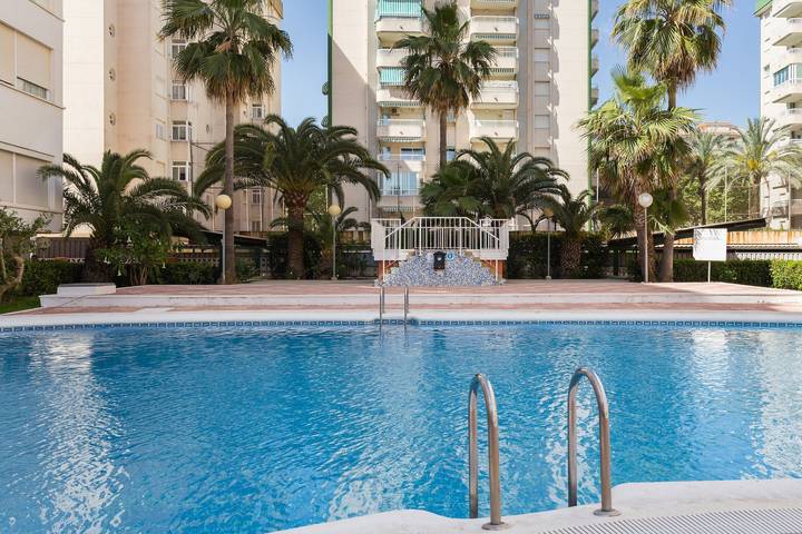 Ganze Wohnung, Ferienwohnung 'Las Alondras' mit Gemeinschaftspool, Gemeinschaftsgarten und Wlan in Playa de Gandía, Costa de Valencia