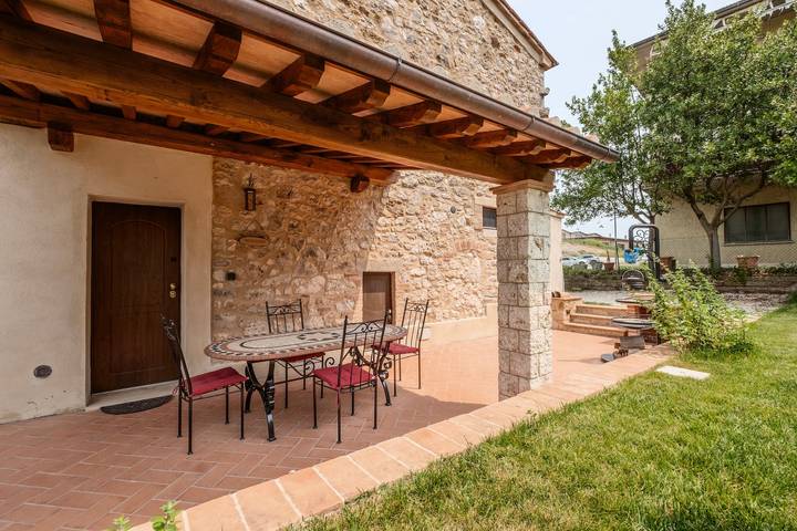 Hel lejlighed, Apartment 'Il Rifugio Illuminato - Morellino' with Shared Garden, Wi-Fi and Air Conditioning in Semproniano, Grosseto Provinsen