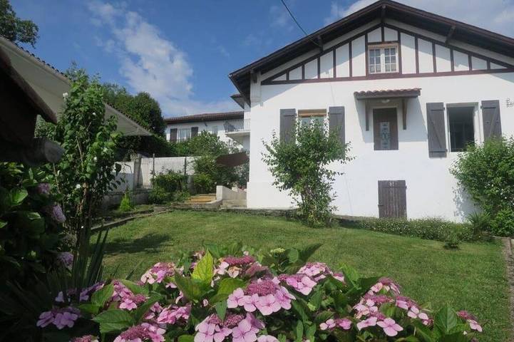 Maison de vacances pour 12 personnes, avec terrasse et jardin à Ciboure