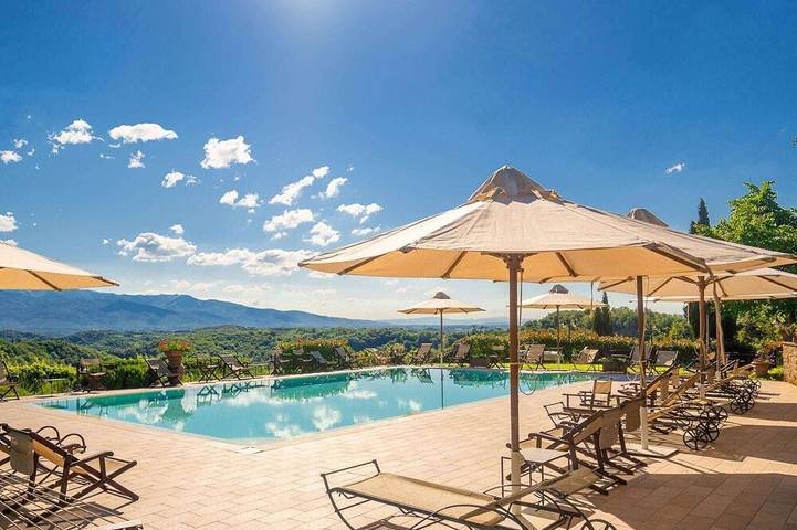 Ferienhaus für 4 Personen, mit Terrasse und Pool sowie Garten