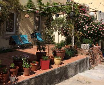 Gîte pour 3 personnes, avec terrasse ainsi que piscine et jardin à Méounes-lès-Montrieux