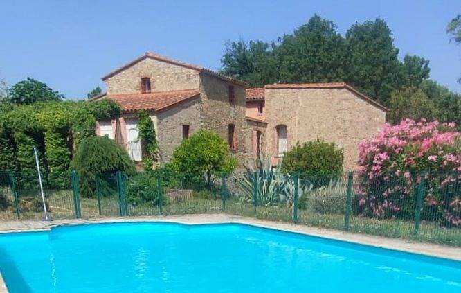 Gîte pour 15 personnes, avec piscine ainsi que jardin et terrasse dans les Pyrénées-Orientales - 2
