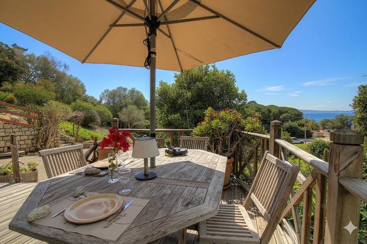 Gîte pour 2 personnes, avec Terrasse et Vue à Ajaccio