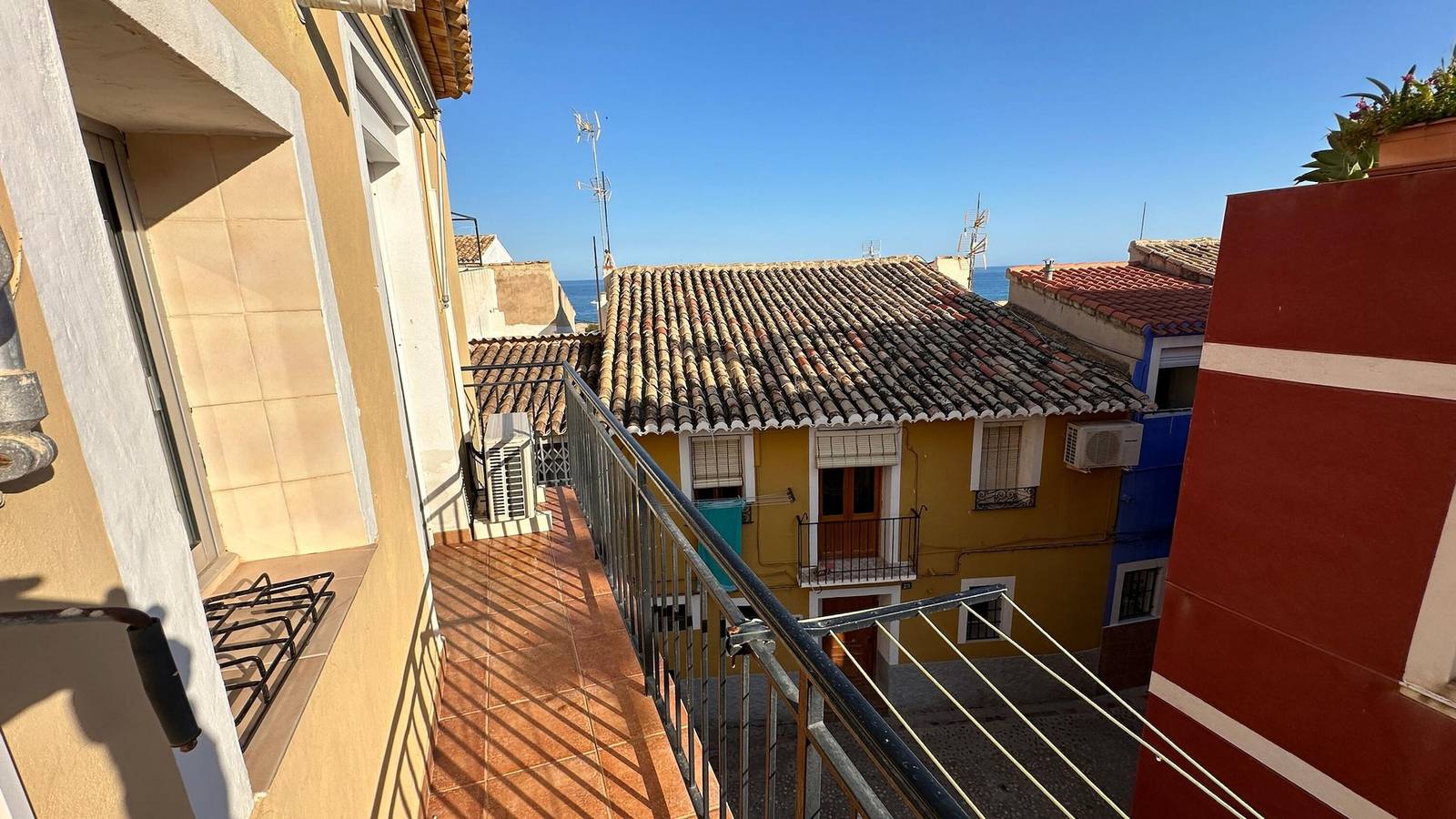 Casa de pueblo con gran terraza cerca de la playa in Villajoyosa, Costa Blanca