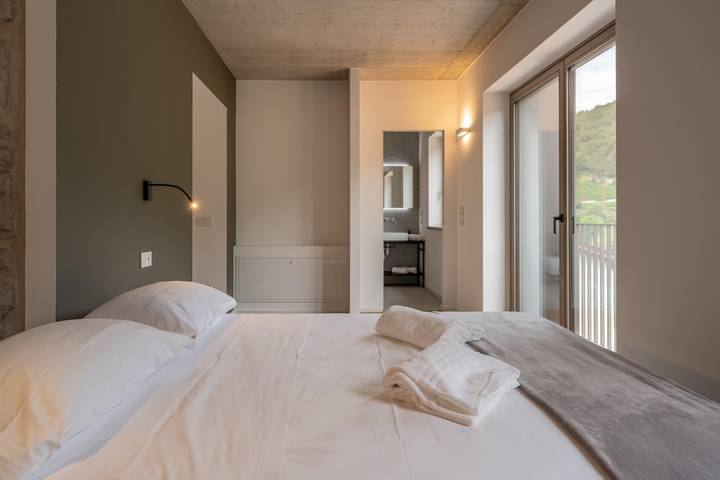 Ferienwohnung mit Meerblick für 4 Personen, mit Balkon/Terrasse und Seeblick in Trentino-Südtirol