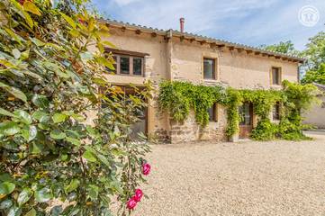 Gîte pour 8 Personnes dans La Chapelle-de-Guinchay, Région de Mâcon, Photo 1