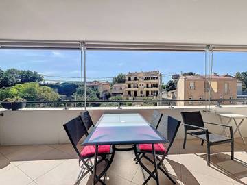 Gîte pour 4 personnes, avec terrasse dans Plage Des Capucins La Ciotat