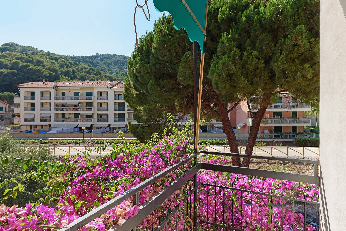 Appartement entier, Appartement 'Vista Mare' avec vue sur mer, balcon et climatisation in Andora, Riviera di Ponente