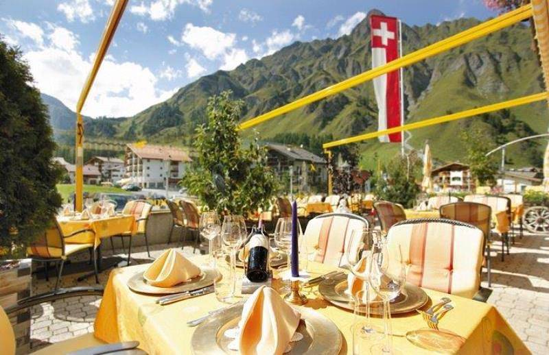 Alpin Sporthotel Bündnerhof - Double room with shower/Wc, southeast in Samnaun-Dorf, Samnaun