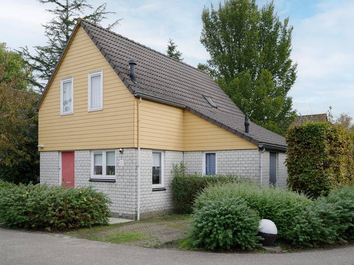 Vakantiehuis voor 8 personen, with Terras and Tuin as well as Sauna in Wemeldinge