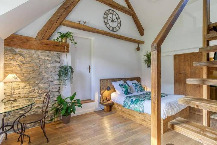 Location de vacances pour 3 personnes, avec vue ainsi que jardin et vue sur le lac à Treffort