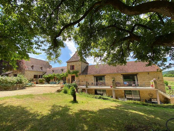 Gîte pour 2 personnes, avec balcon ainsi que piscine et jardin