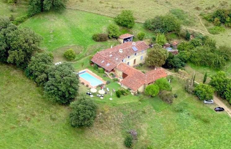 Location de vacances pour 8 personnes, avec piscine ainsi que jardin et terrasse à Masseube - 2