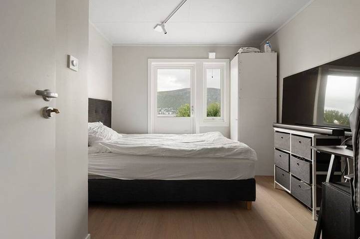 7Br Home nearby Ski, Swim, City and Aurora View in Tromsø