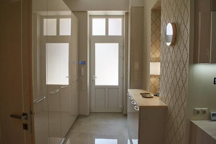 Villa pour 6 personnes, avec terrasse ainsi que vue et sauna, animaux acceptés à Budapest - 3