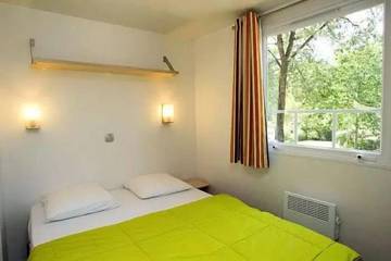 Camping pour 4 Personnes dans Serviès, Massif central, Photo 1