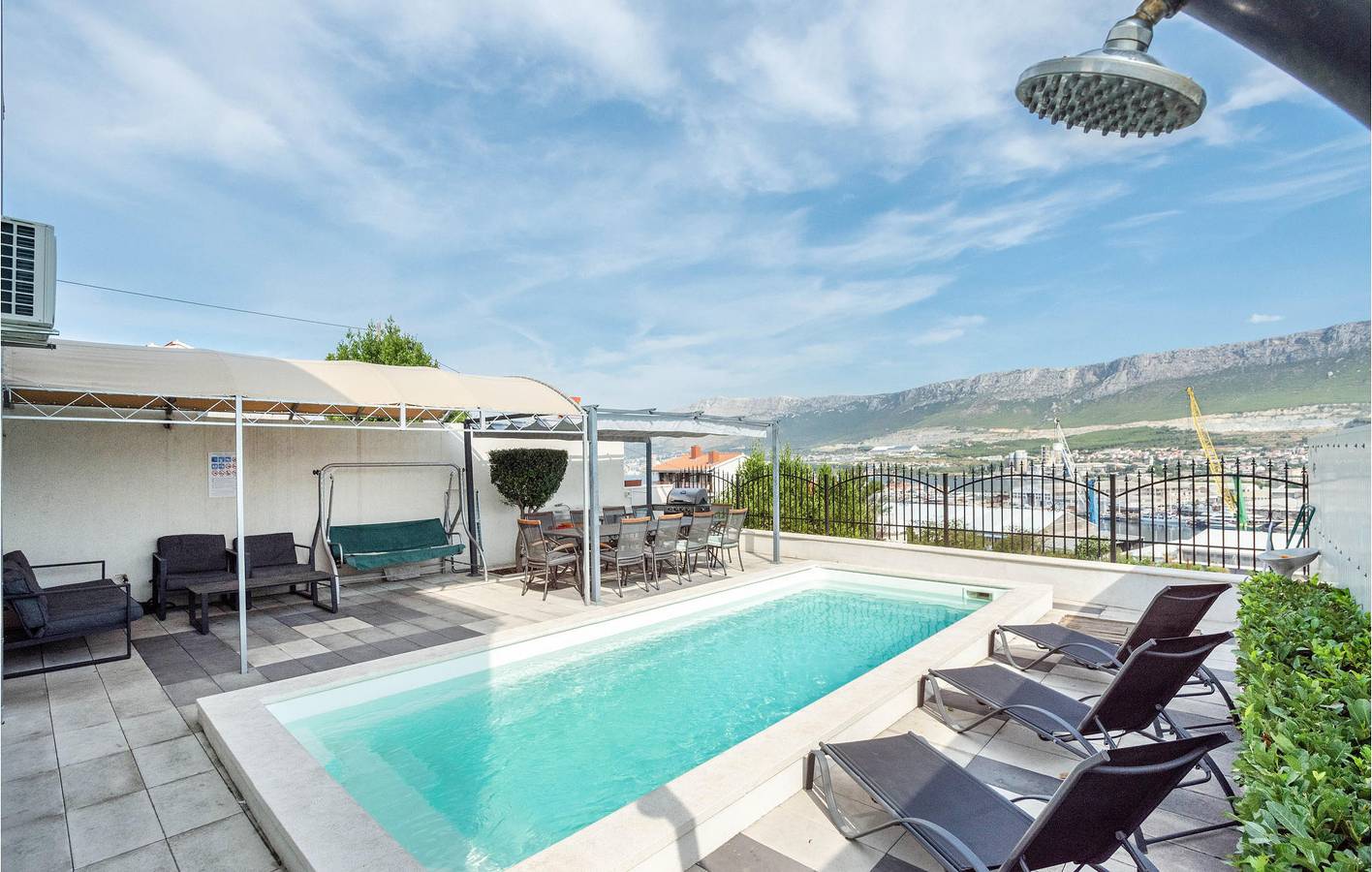 Apartamento vacacional entero, Apartamento de vacaciones para 6 personas con piscina in Split, Condado de Split-Dalmacia