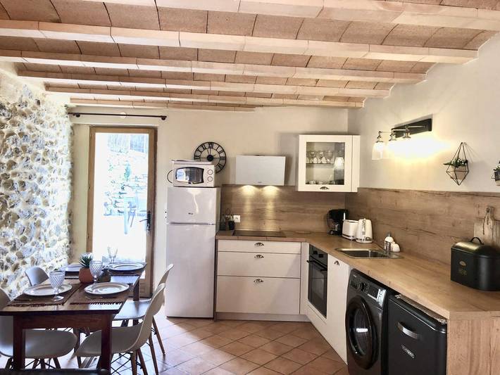 Gîte pour 4 personnes, avec piscine ainsi que jardin et terrasse à Montesquieu-des-Albères - 2