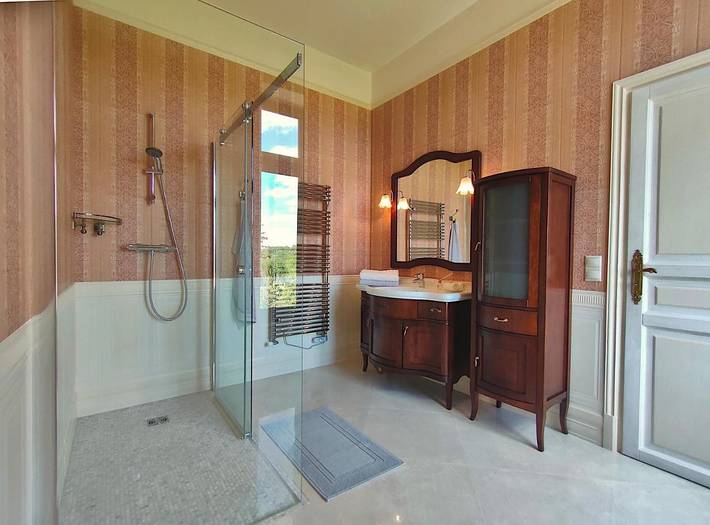 Location de vacances pour 2 personnes, avec vue et jardin à Chaptuzat - 4