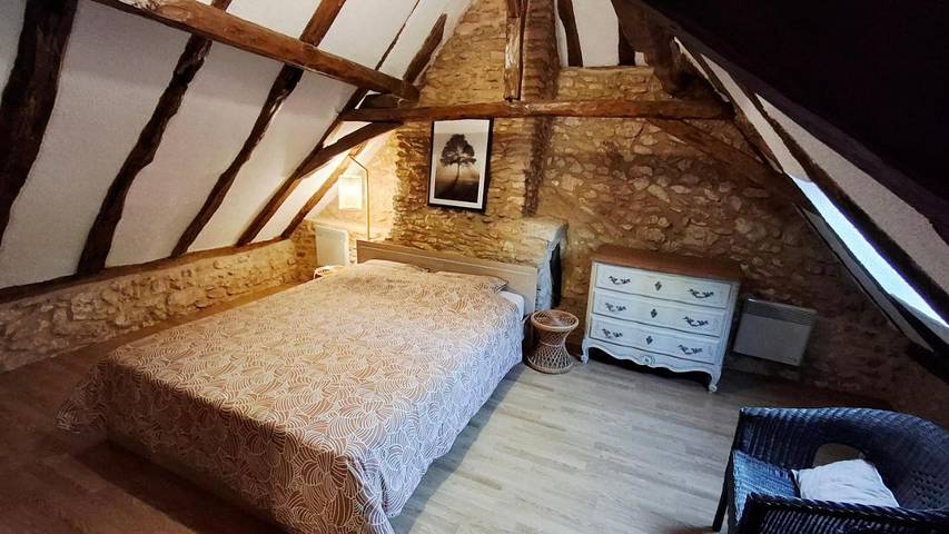 Location de vacances pour 8 personnes, avec vue ainsi que piscine et jardin, animaux acceptés à Sainte-Foy-de-Longas - 2