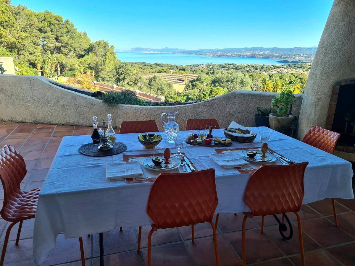 King Room with Sea View in Six-Fours-les-Plages, Côte méditerranéenne (France)