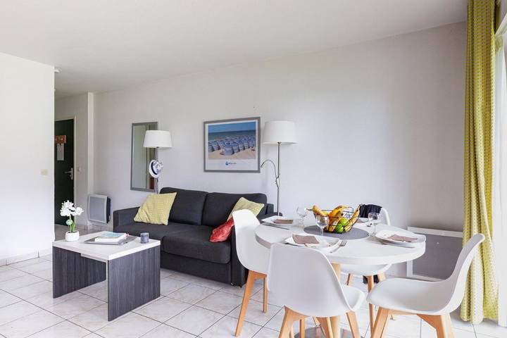 Location de vacances pour 4 personnes, avec piscine et balcon, animaux acceptés dans Plage du Hôme - 4