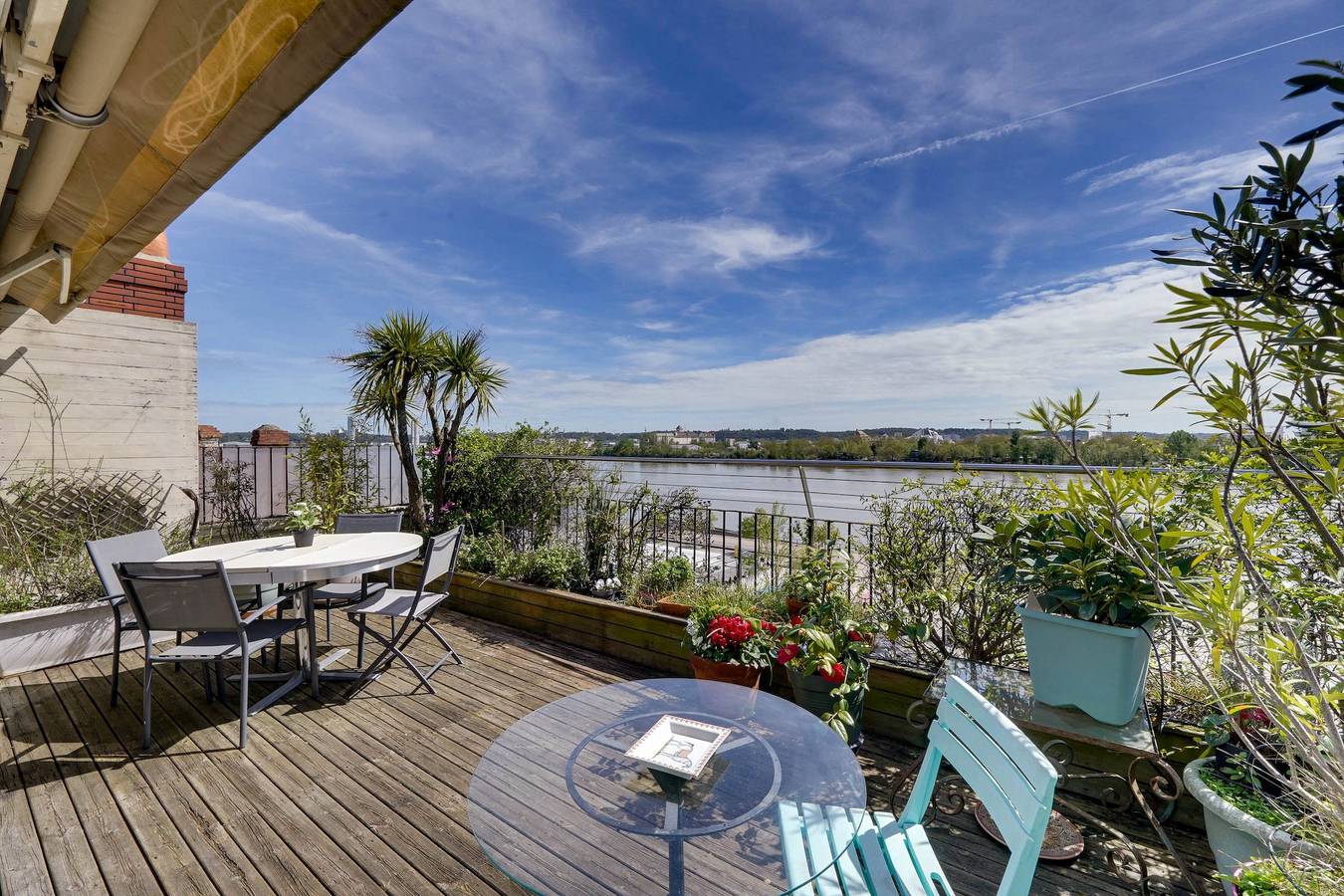 Appartement entier, Appartement de vacances pour 6 personnes avec terrasse in Bordeaux, Région De Bordeaux