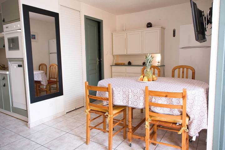 Gîte pour 4 personnes, avec balcon, adapté aux familles à Sainte-Marie-la-Mer - 4