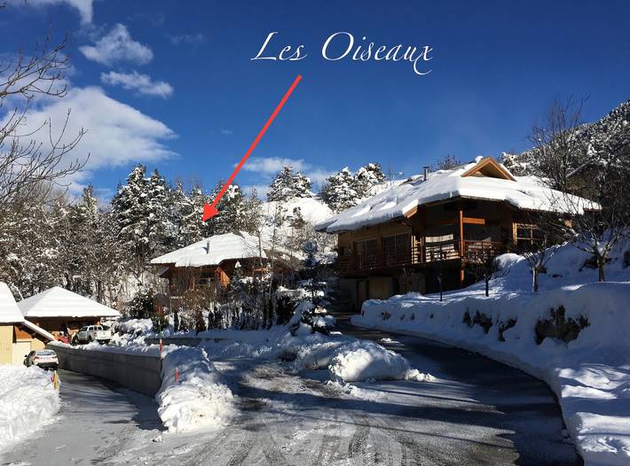 Apartamento entero, Apartamento "Charmant dans Chalet" con vistas a la montaña, terraza privada y Wi-Fi in Briançon, Serre Chevalier