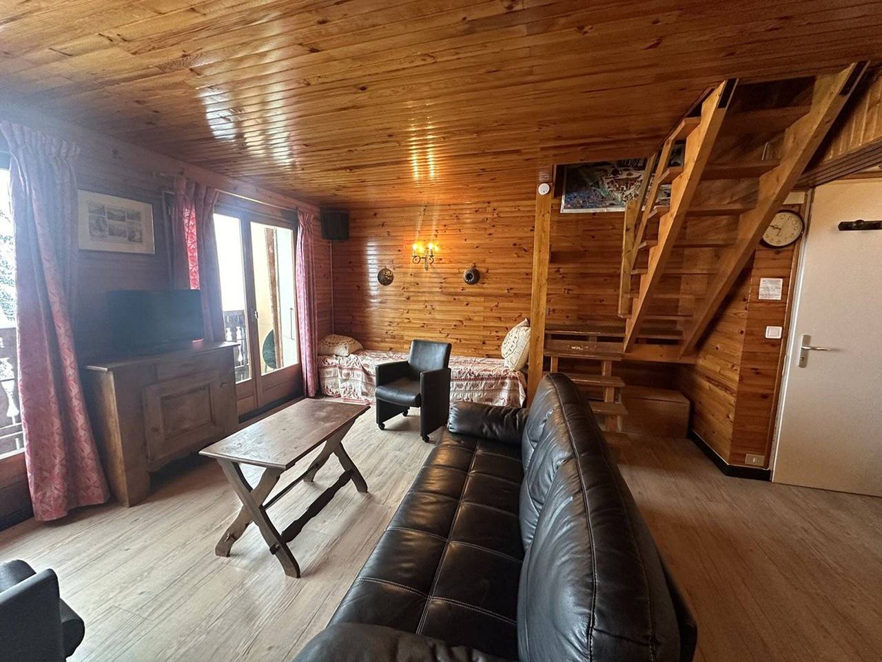 Appartement entier, Duplex de 100m² pour 9 personnes au centre proche remontées mécaniques in Les Carroz, Arâches-la-Frasse