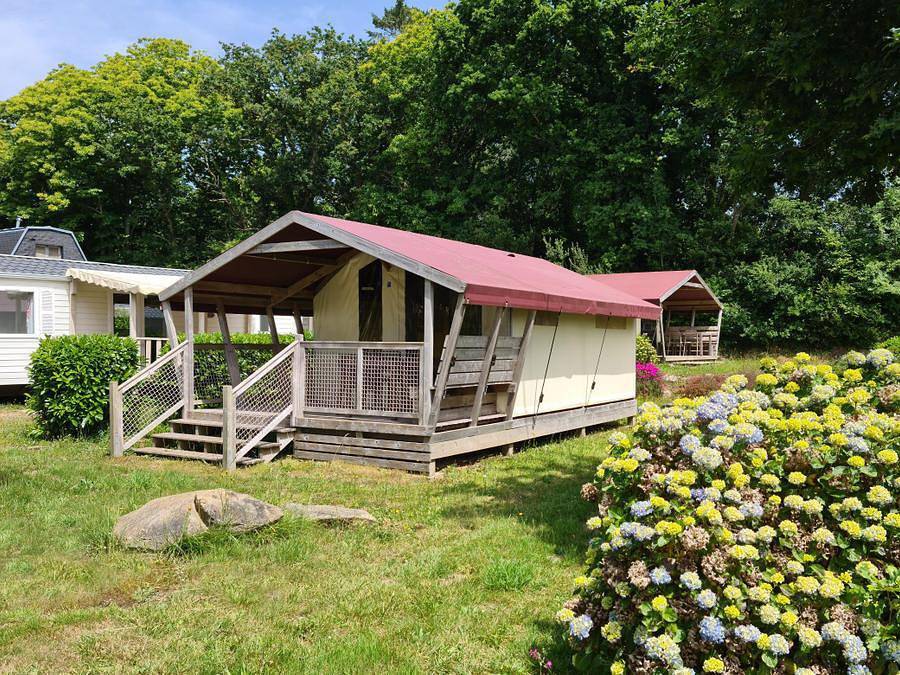 Flower Camping Le Kerleyou - Tienda de lona y madera 4 personas - Freeflower Standard 28m² - 2 habitaciones + terraza cubierta 8m² - sin sanitarios in Douarnenez, Iroise