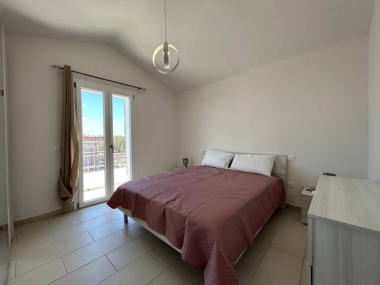 Ganze Wohnung, Ferienwohnung 'Trilocale' mit Meerblick, privater Terrasse und Klimaanlage in Pittulongu, Costa Smeralda