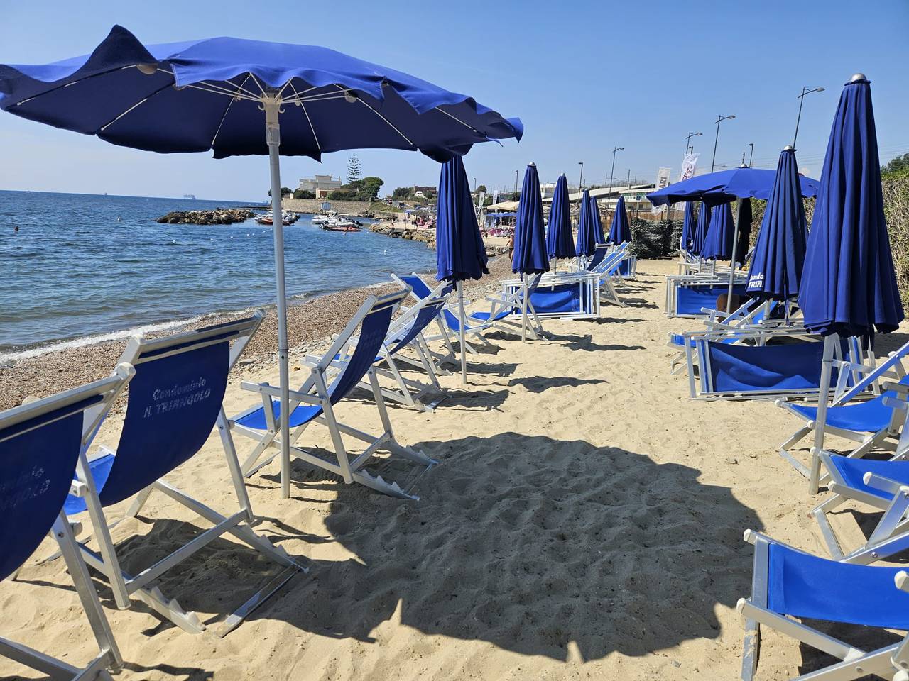 Ganze Wohnung, Isabella Apt with Sea View and Private Beach in Santa Marinella, Rom Provinz