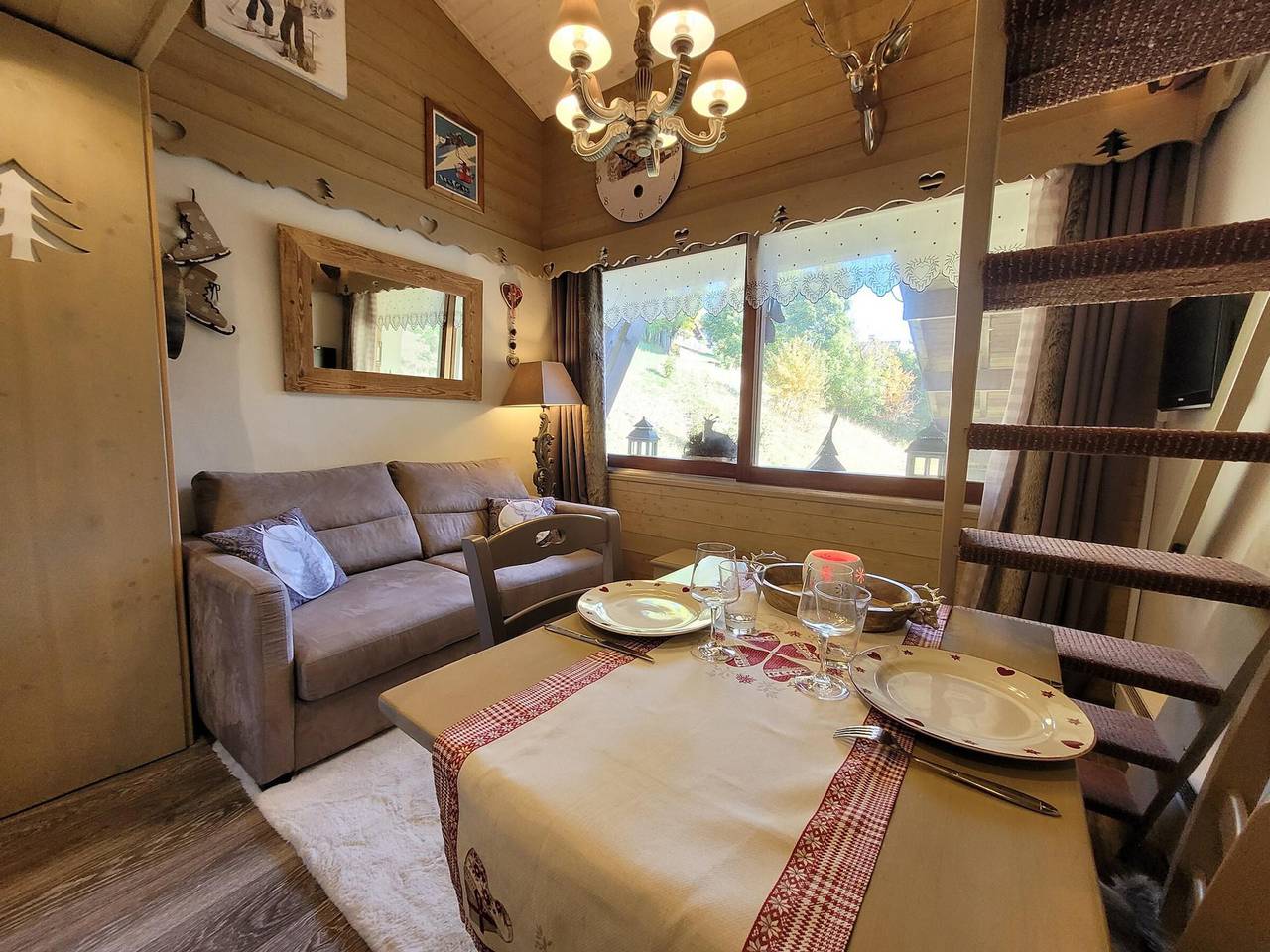 Estudio entero, Estudio acogedor renovado con aparcamiento y altillo in Les Gets, Les Portes du Soleil