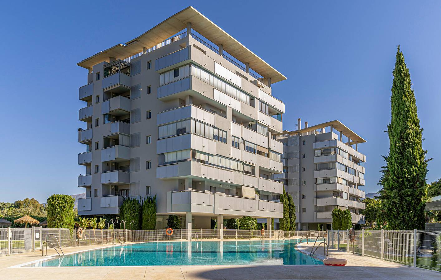 Apartamento vacacional entero, Acogedor Apartamento con WiFi, AC & Parking, Terraza - ¡Cerca de la Playa de San Francisco! in Myramar, Fuengirola