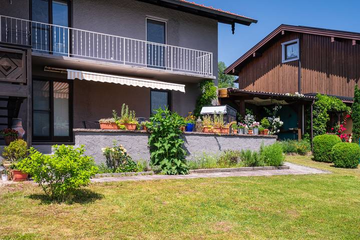 Ganze Ferienwohnung, Ferienwohnung Lois ***** - 5 Sterne Erdgeschoß-Ferienwohnung "Lois" 115qm, 2 Schlafzimmer, Südterrasse in Eggstätt, Chiemsee