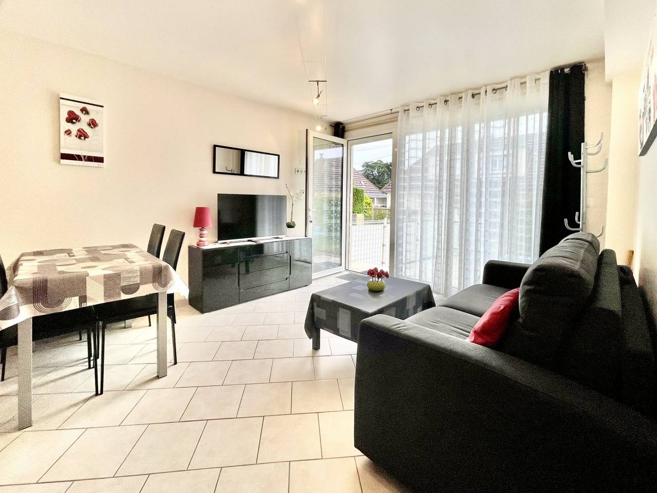 Appartement entier, Appartement T2 à louer (Côtes Normandes) Ouistreham in Ouistreham, Région de Caen