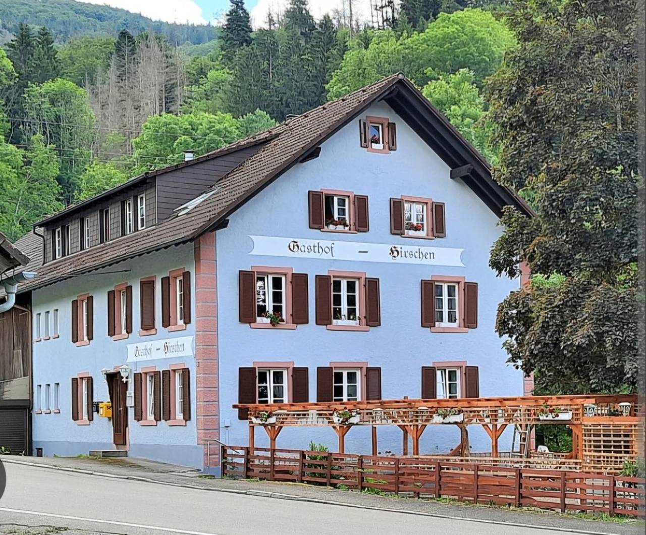 Habitación 'Trio' con vistas a la montaña, terraza compartida y Wi-Fi in Tegernau, Kleines Wiesental