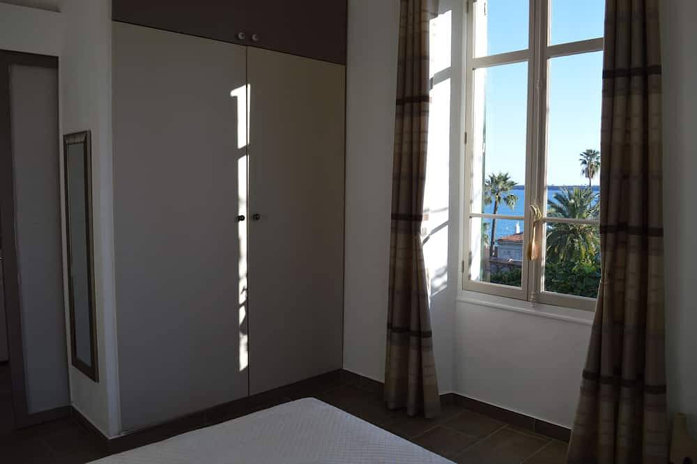 Charmantes Haus, Terrasse mit Meerblick, Baja California, ruhiger Garten, Parkplatz, in Cannes, Mittelmeerküste (Frankreich)