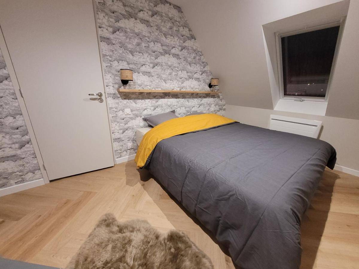 Appartement entier, One-Bedroom Apartment in Landerneau, Région de Brest