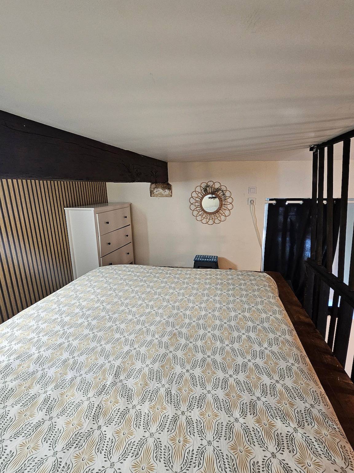 Ganze Wohnung, Maisonette 15 Minuten vom Bahnhof entfernt, historisches Zentrum von Montluçon in Montluçon, Montluçon und Umgebung