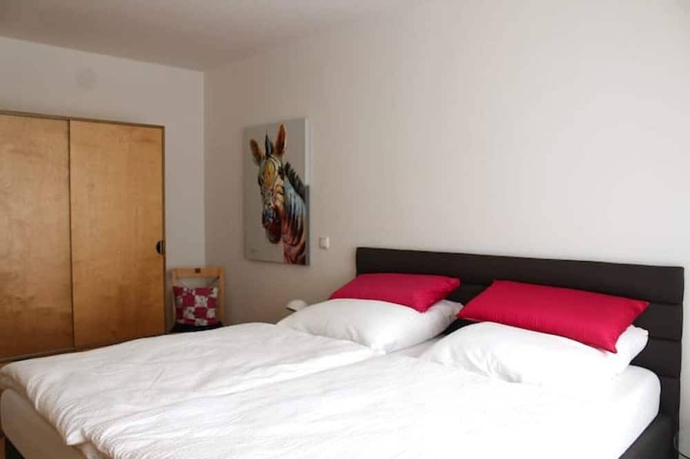 Ganze Wohnung, Schöne 57qm Ferienwohnung (inkl. Pool und Tiefgarage) - am Ortskern in Bad Essen, Wiehengebirge