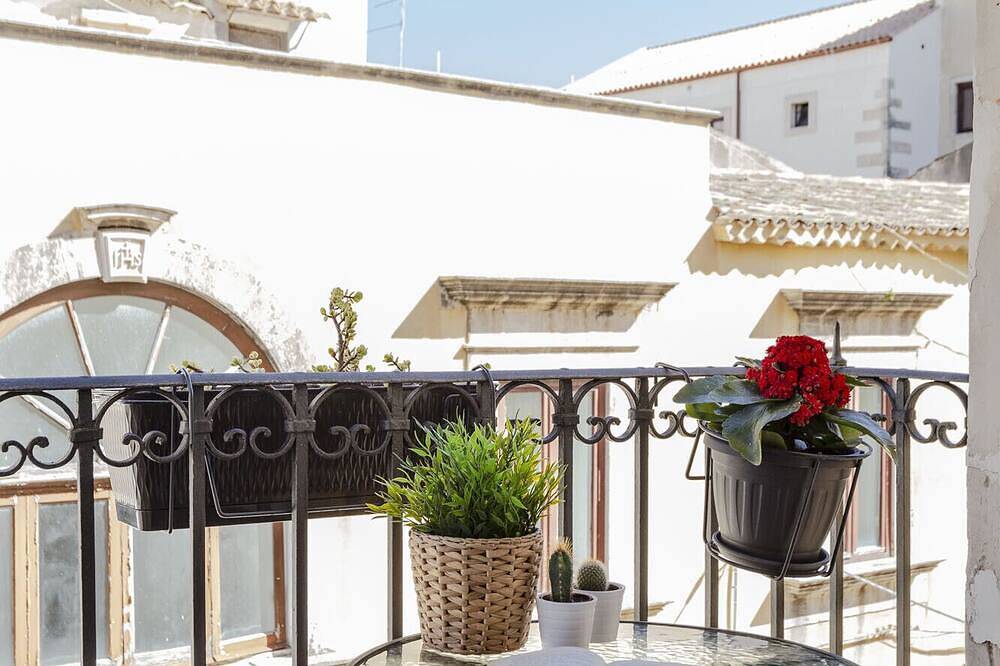 Ganze Wohnung, Salomone Apt 8 with Balcony by Wonderful Italy in Ortigia, Syrakus