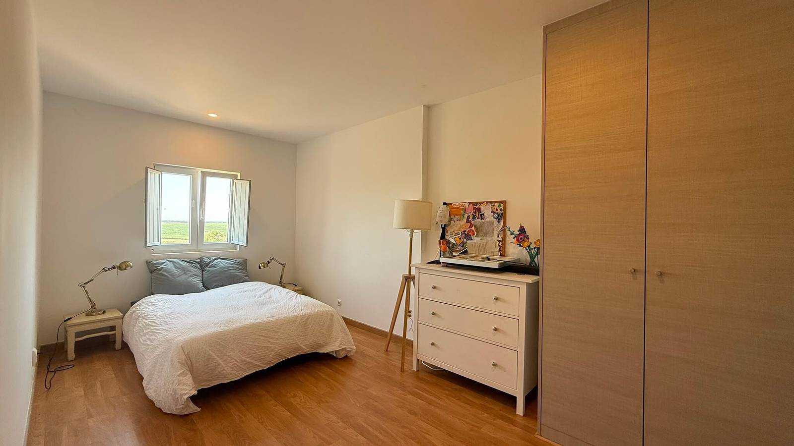 Casa de Férias 'Excelentíssimo' com Vista para o Lago, Wi-Fi e Ar Condicionado in Torrão, Alentejo Litoral