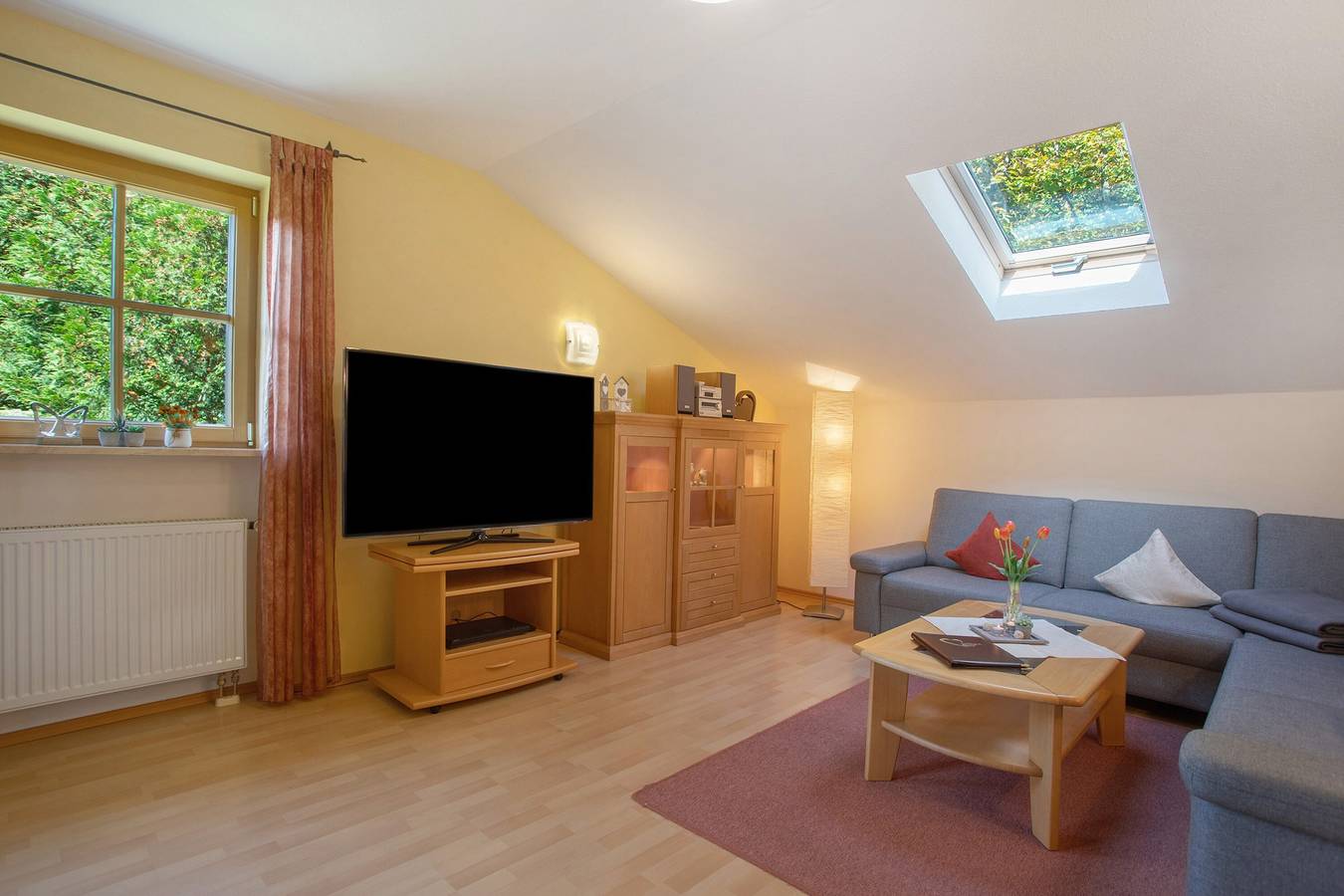 Ganze Wohnung, Ferienwohnung Alpenrose" mit Bergblick, Balkon und Wlan in Bad Reichenhall, Berchtesgadener Alpen