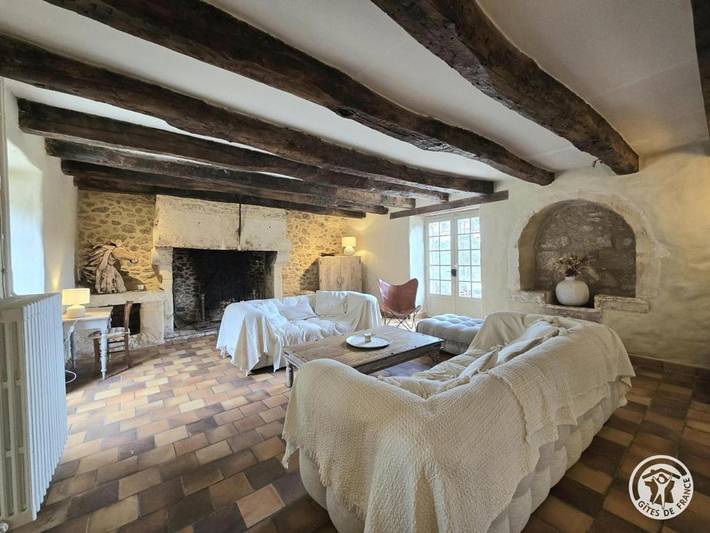 Location de vacances pour 8 personnes, avec jardin ainsi que terrasse et piscine à Savignac-de-Miremont - 4