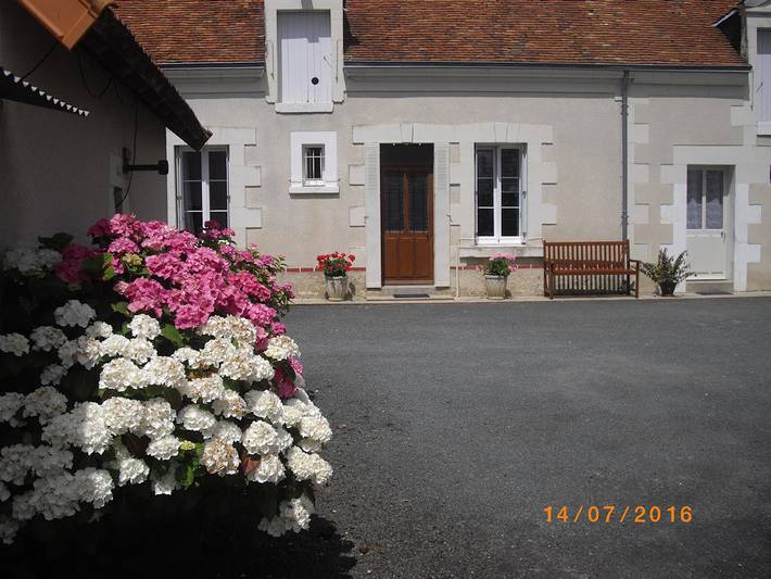 Gîte pour 6 personnes, avec terrasse, animaux acceptés à Veuil